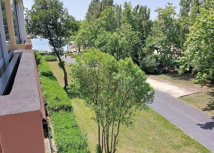 T2 Alhambra Avec Piscine A 800 M Richelieu Et 300m Ile Des Loisirs Agde